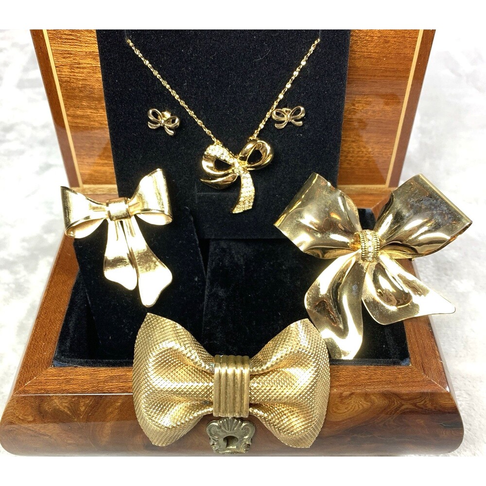 Lot of Vintage Gold Tone Jewelry - Bow Brooches, Necklace & Earrings Mid Century